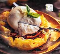 Torta croccante con cipolle e peperoni caramellati alla burrata